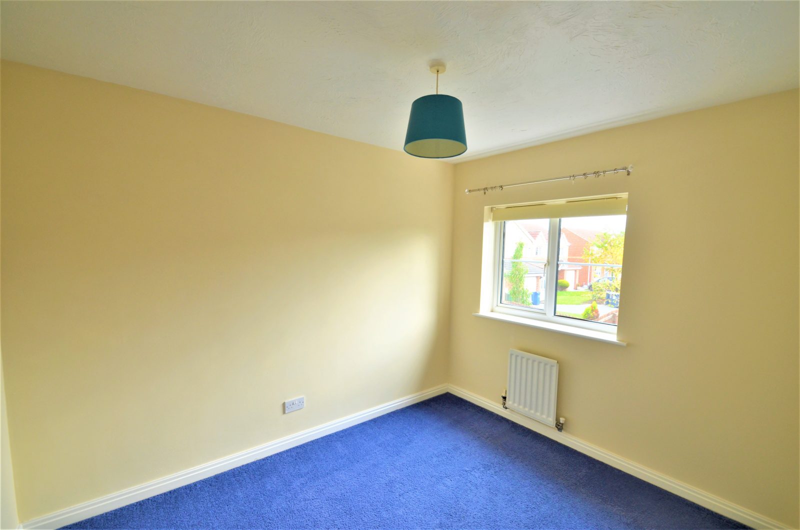 Castle Avenue, Rossington, Doncaster, DN11 0FF 3keys 3keys